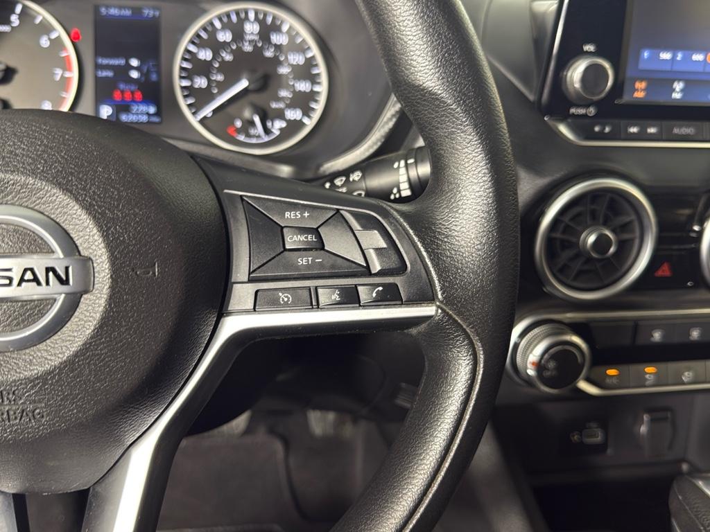 Vehicle image 26 of 30
