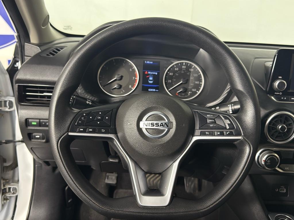 Vehicle image 20 of 30