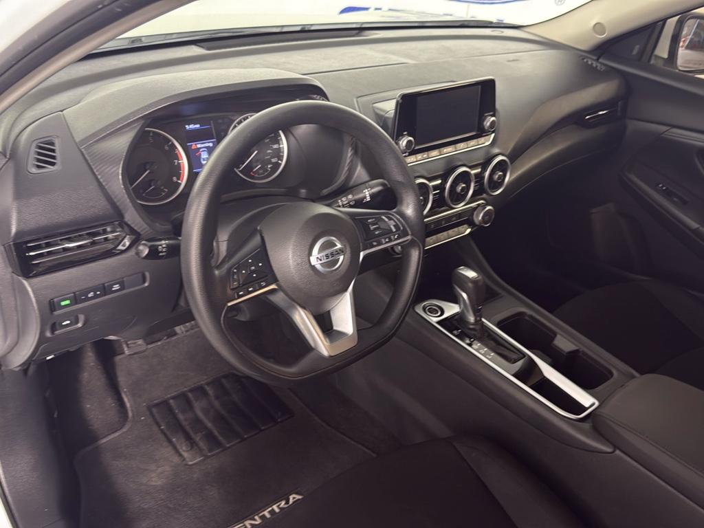 Vehicle image 18 of 30