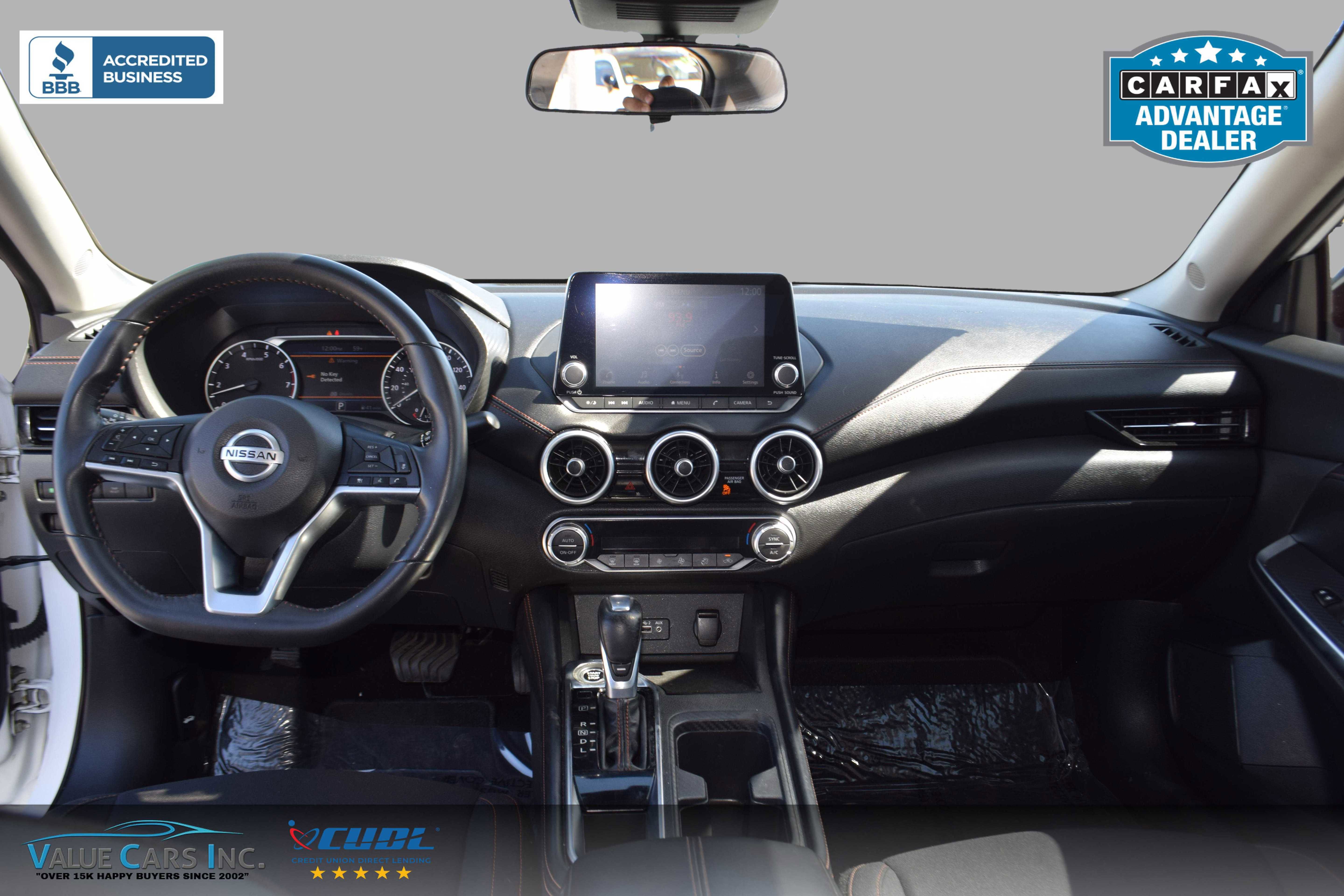 Vehicle image 21 of 25