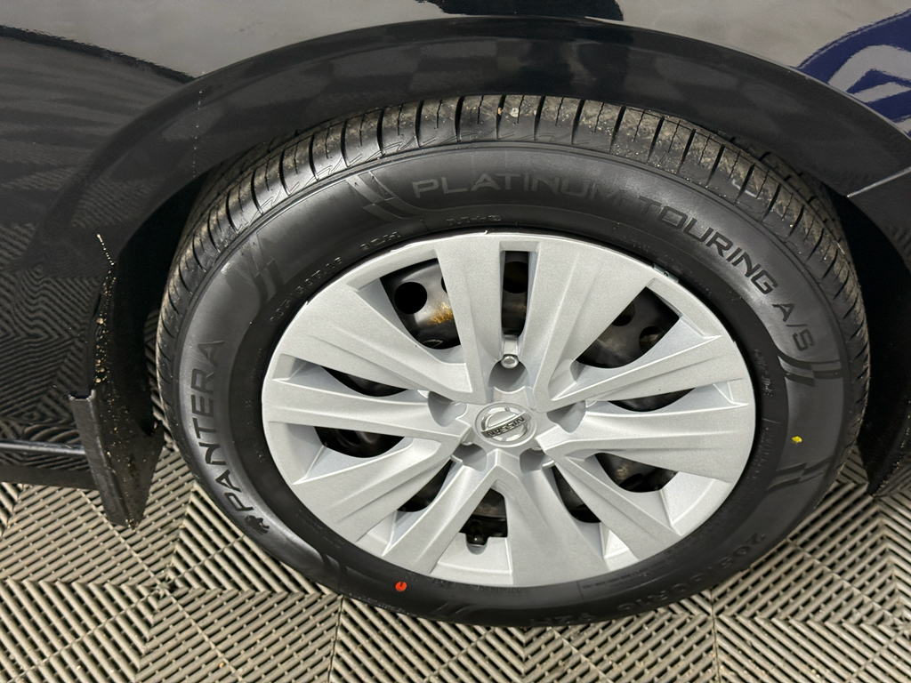 Vehicle image 9 of 26