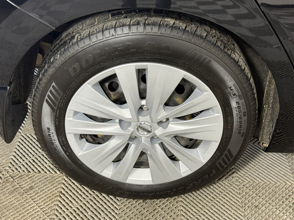 Vehicle image 8 of 26