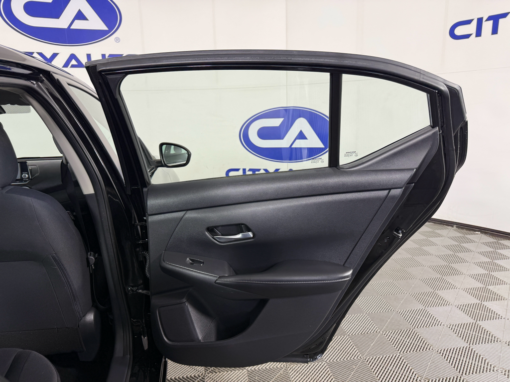 Vehicle image 16 of 26