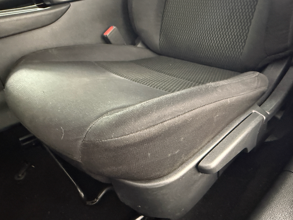 Vehicle image 19 of 26