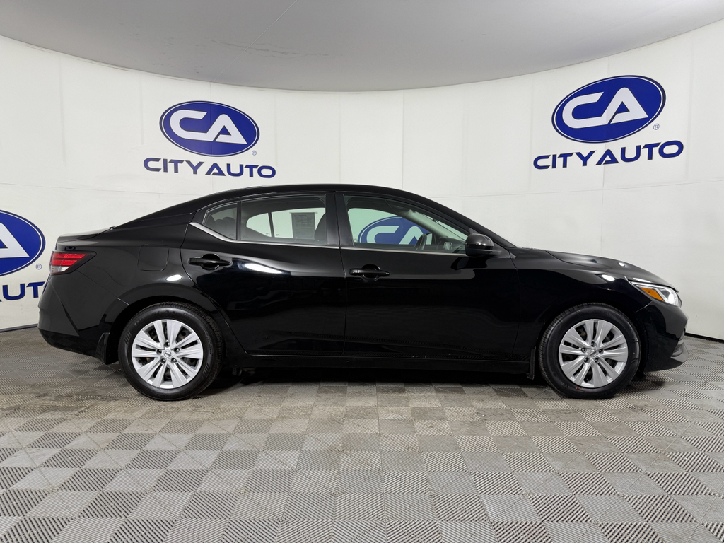 Vehicle image 4 of 26