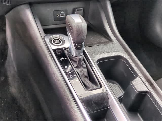 Vehicle image 32 of 36