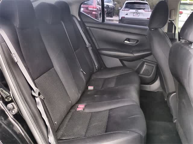 Vehicle image 21 of 36