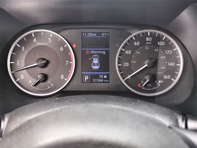 Vehicle image 33 of 36