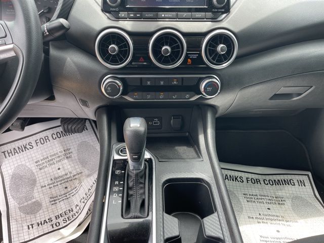 Vehicle image 18 of 22