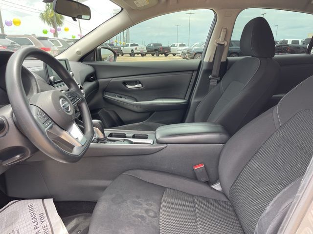 Vehicle image 11 of 22