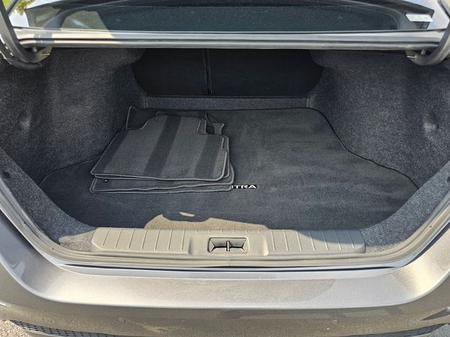 Vehicle image 13 of 38
