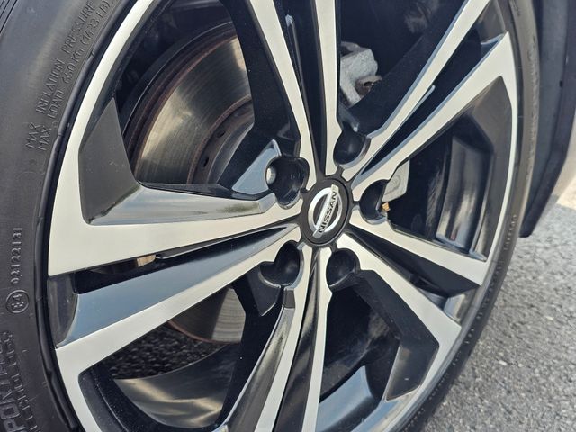 Vehicle image 11 of 38