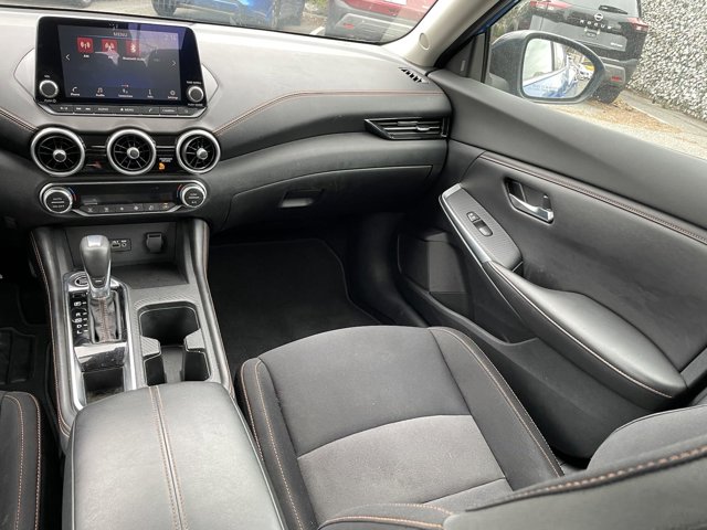 Vehicle image 14 of 31