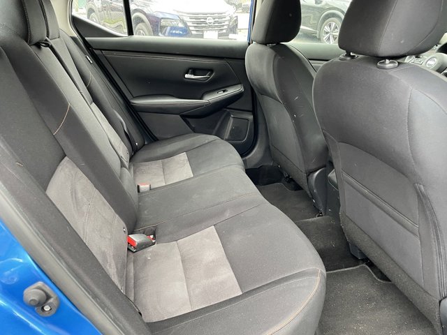 Vehicle image 27 of 31