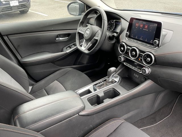 Vehicle image 24 of 31