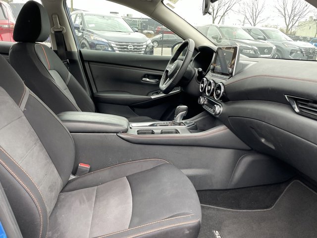 Vehicle image 25 of 31