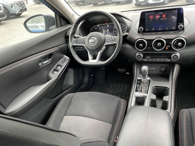 Vehicle image 13 of 31