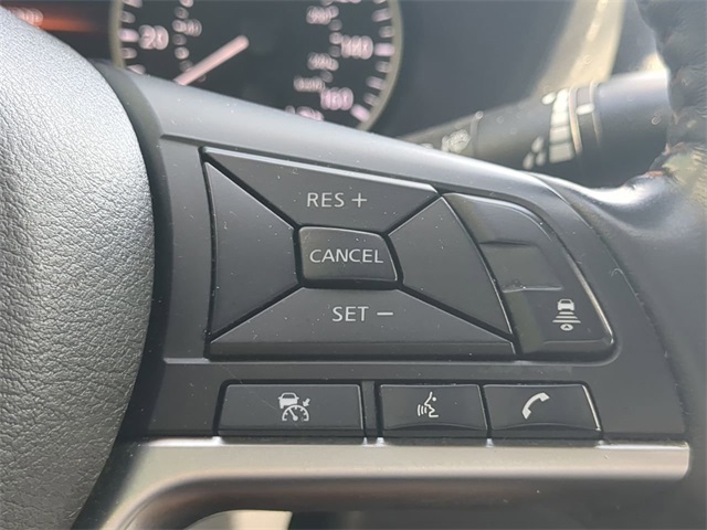 Vehicle image 22 of 24
