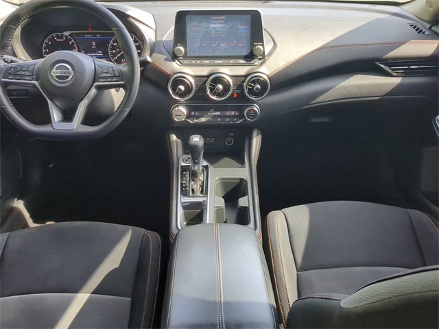 Vehicle image 13 of 24