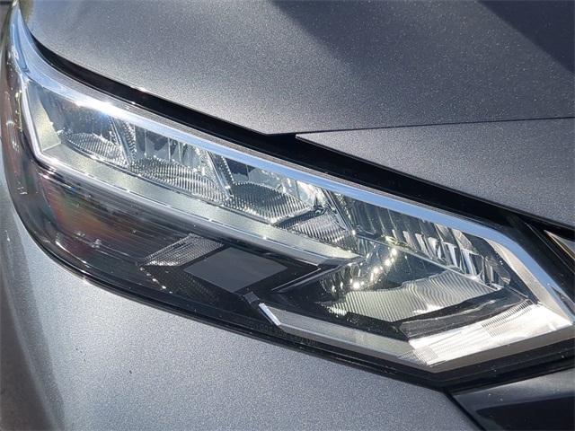 Vehicle image 9 of 24