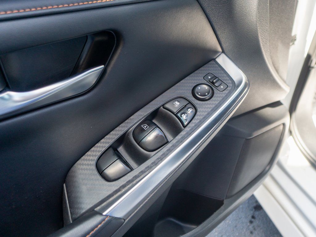 Vehicle image 17 of 30