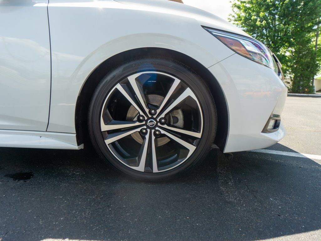 Vehicle image 11 of 30