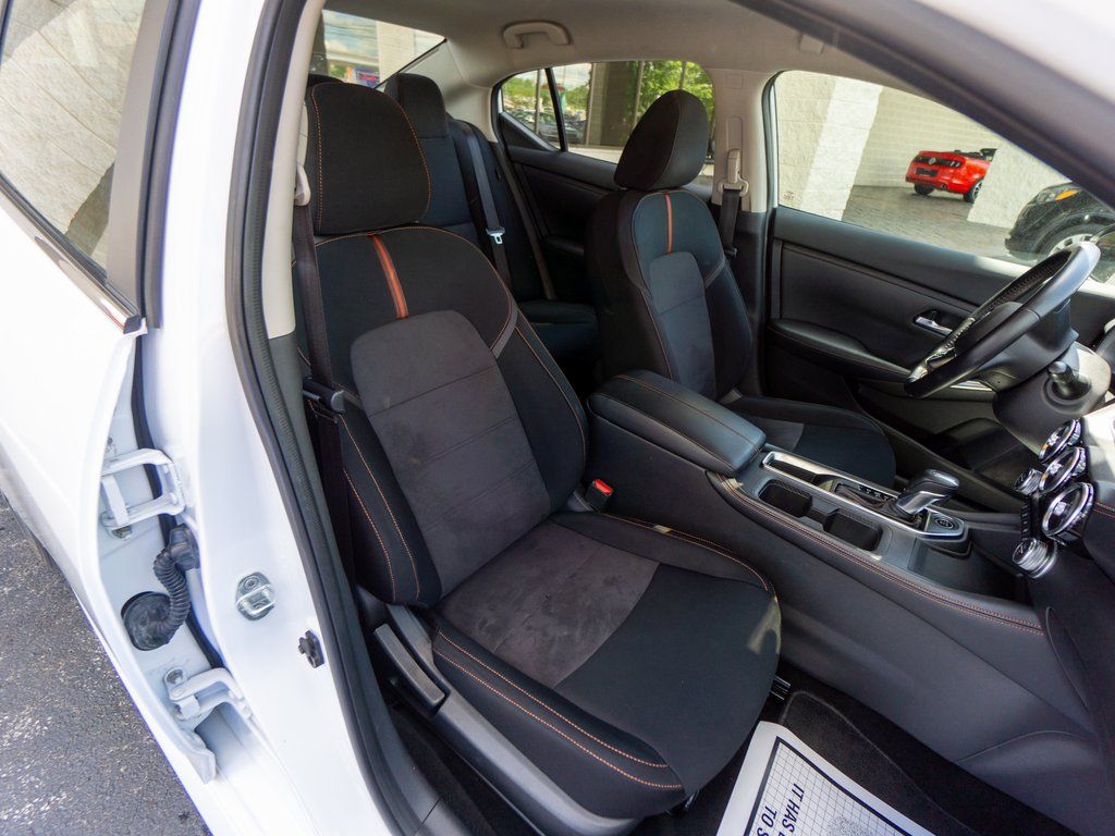Vehicle image 26 of 30