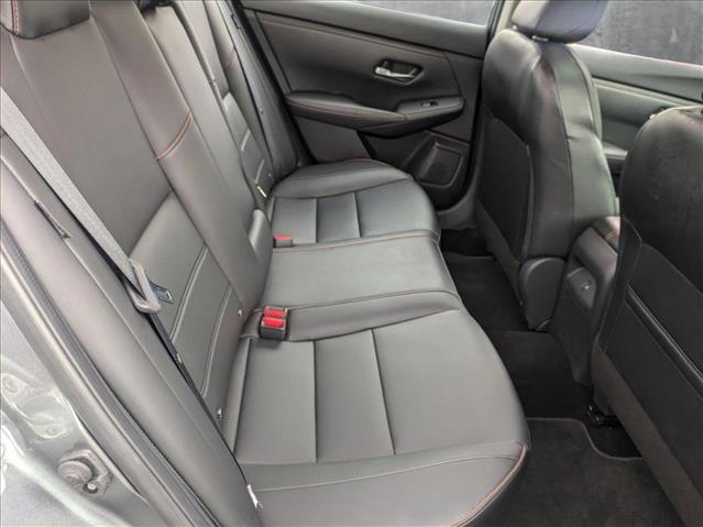 Vehicle image 19 of 24