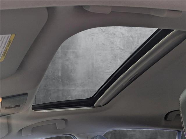 Vehicle image 16 of 24