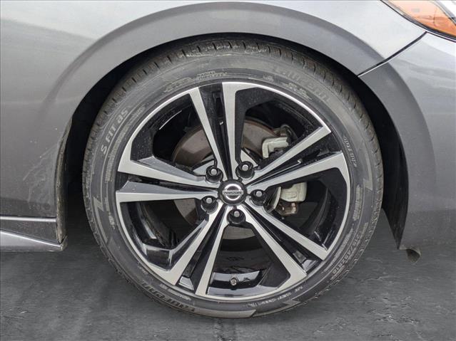 Vehicle image 23 of 24
