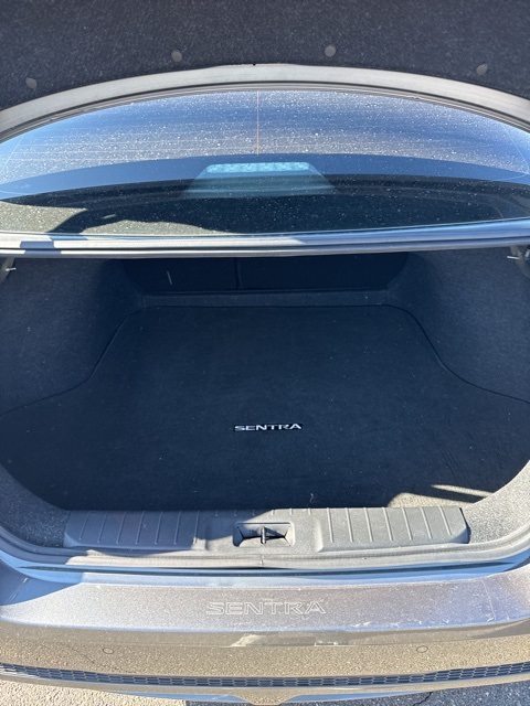 Vehicle image 10 of 20