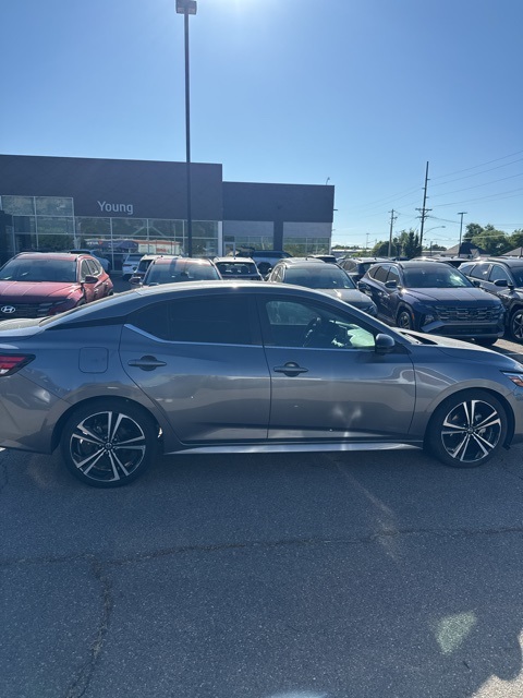 Vehicle image 4 of 20