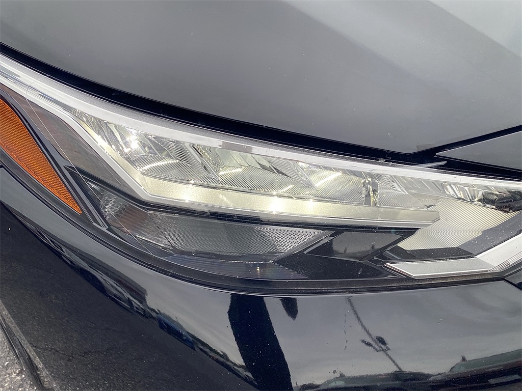 Vehicle image 23 of 24