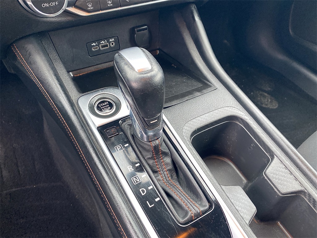 Vehicle image 18 of 24