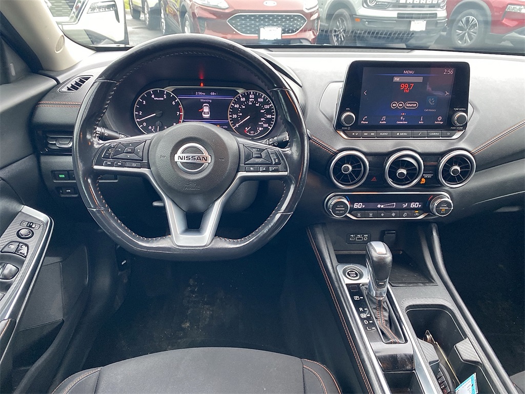 Vehicle image 13 of 24