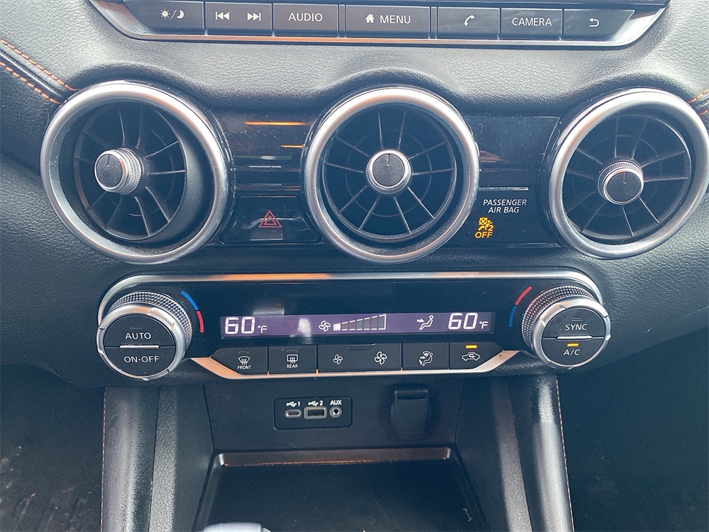 Vehicle image 21 of 24
