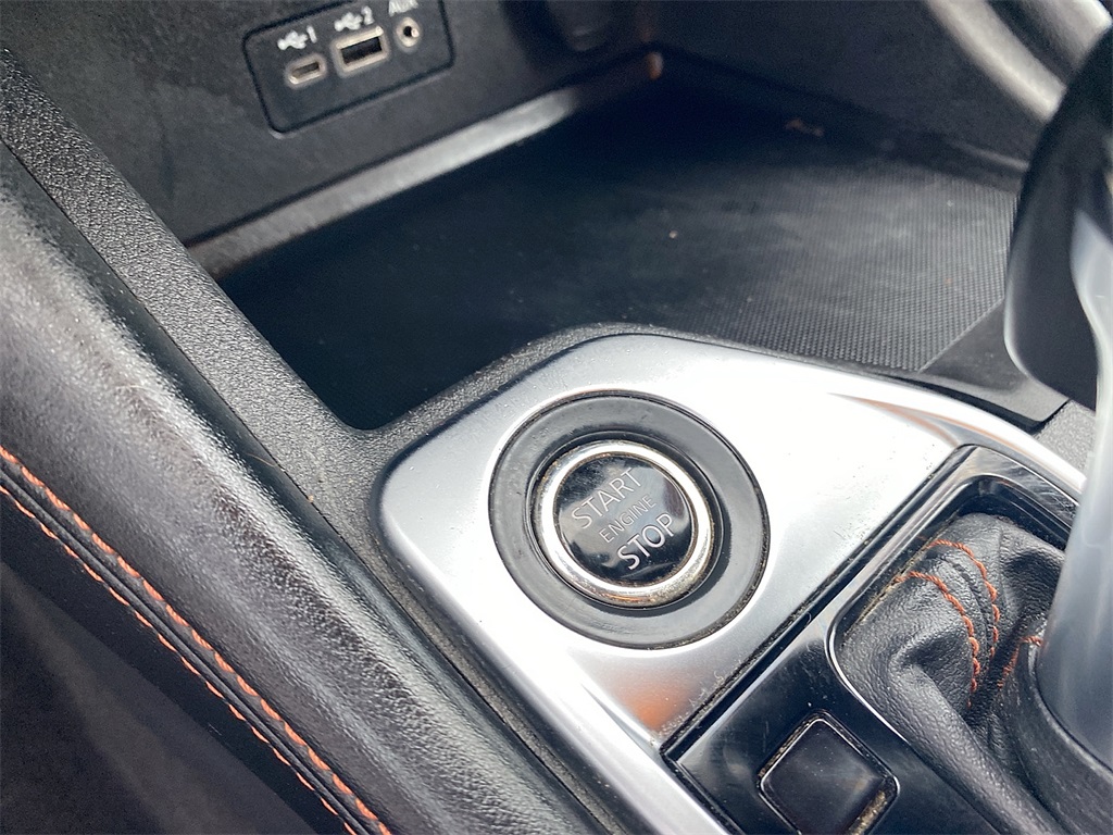 Vehicle image 19 of 24