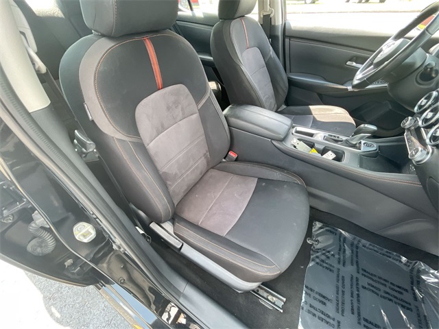 Vehicle image 27 of 42
