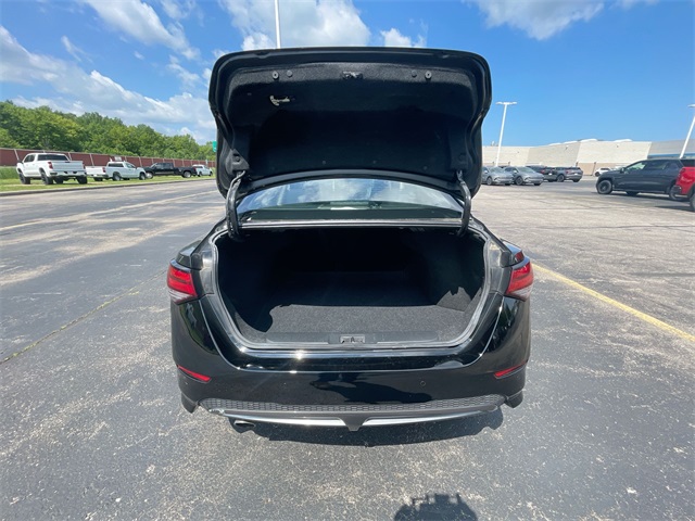 Vehicle image 25 of 42