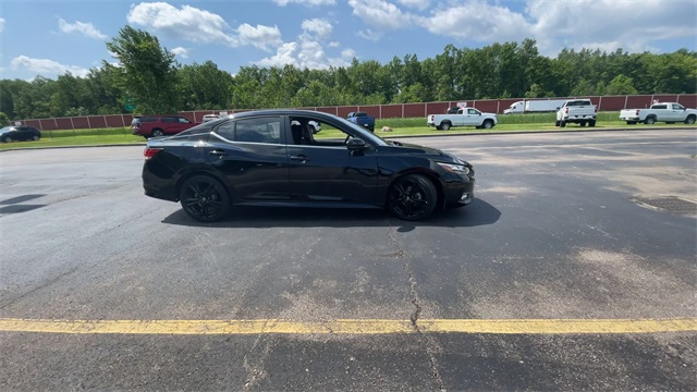 Vehicle image 5 of 42