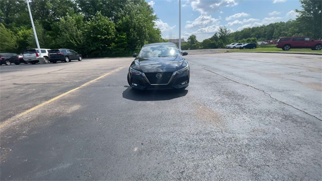 Vehicle image 4 of 42