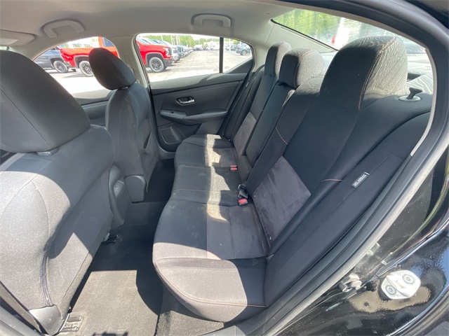 Vehicle image 24 of 42