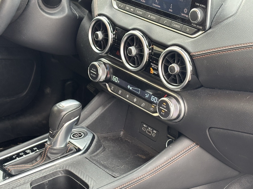 Vehicle image 20 of 27