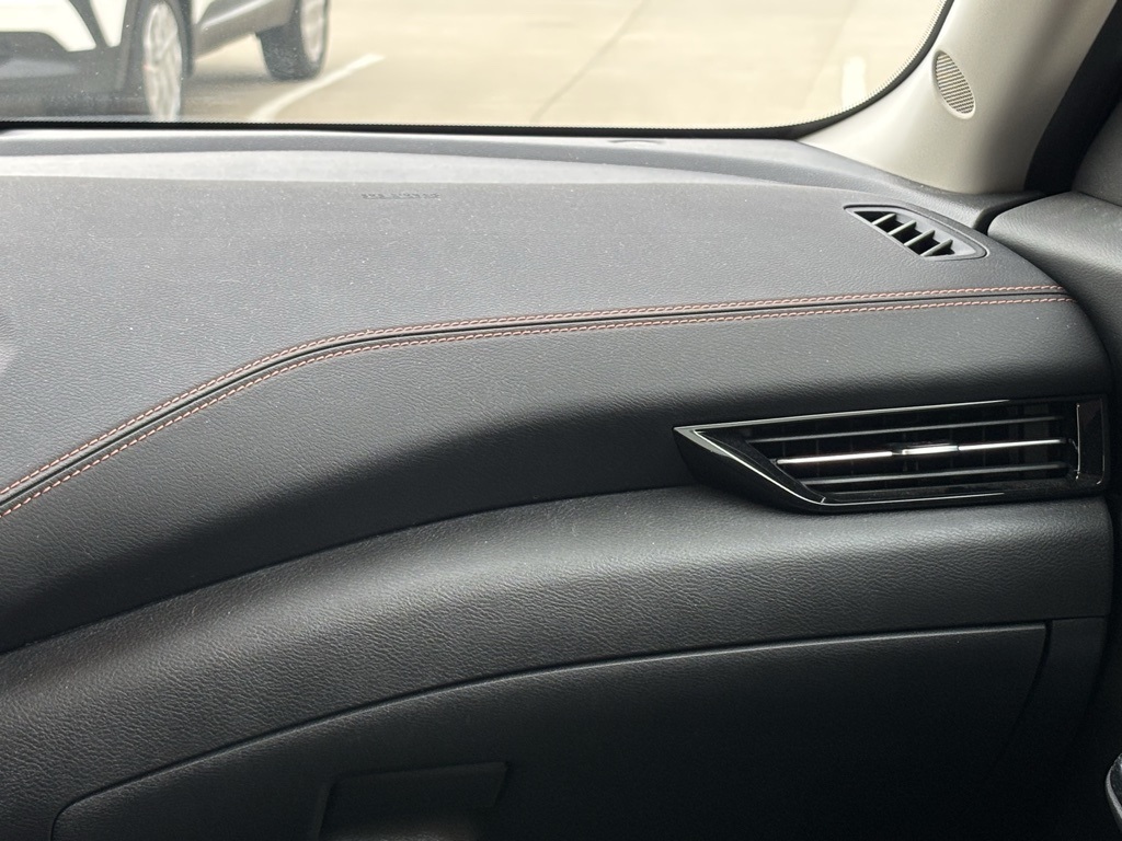Vehicle image 24 of 27