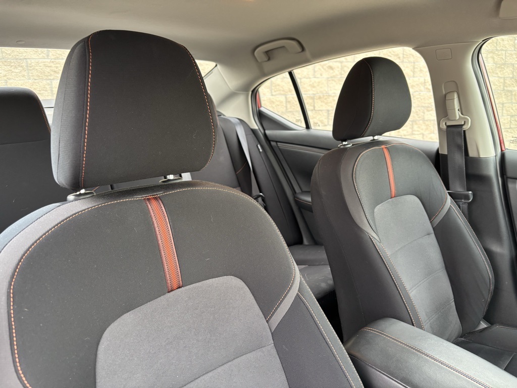 Vehicle image 8 of 27