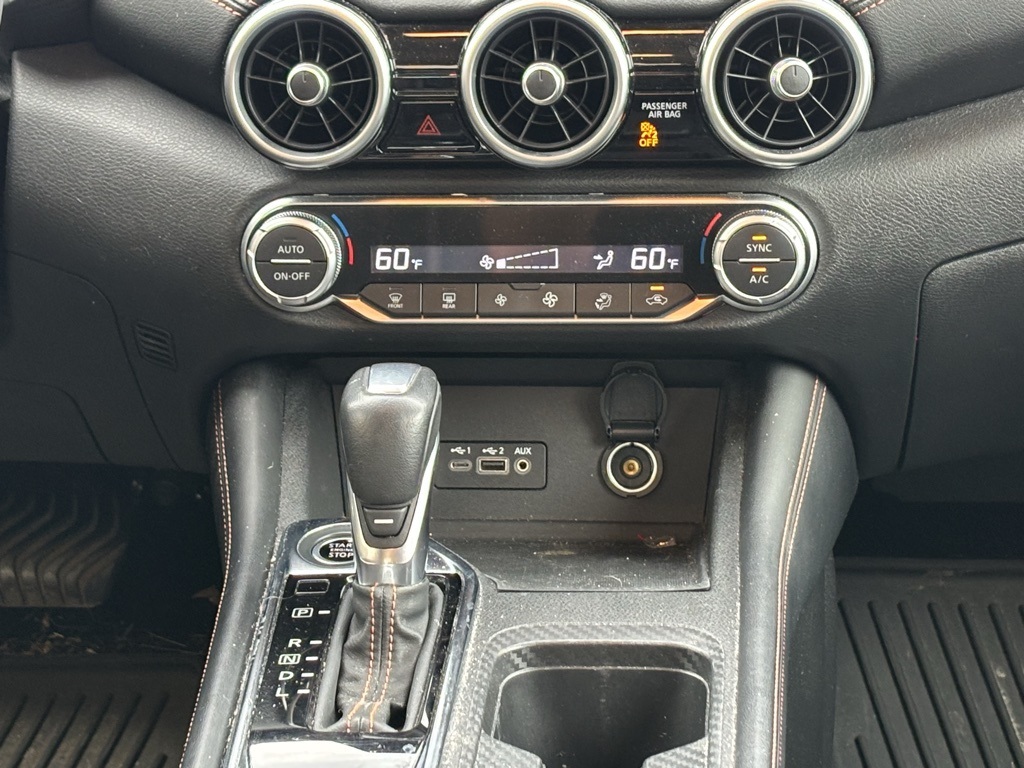 Vehicle image 21 of 27