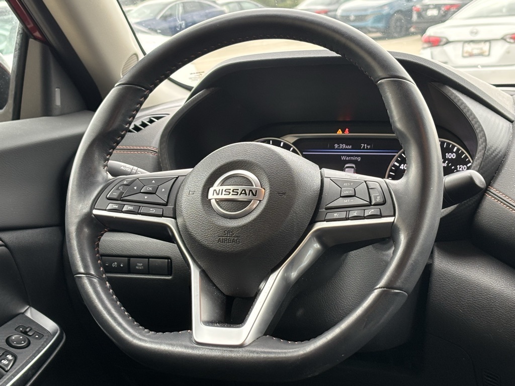 Vehicle image 14 of 27
