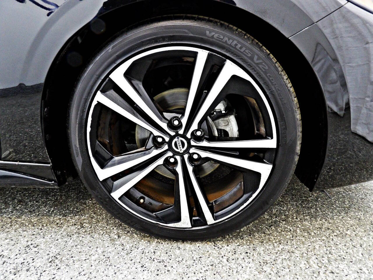 Vehicle image 18 of 22