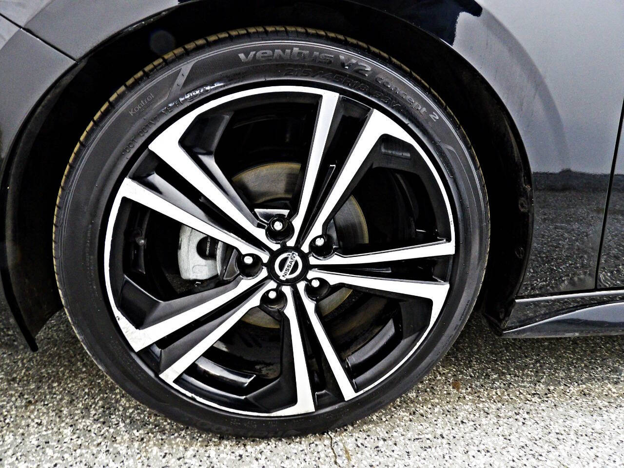 Vehicle image 20 of 22