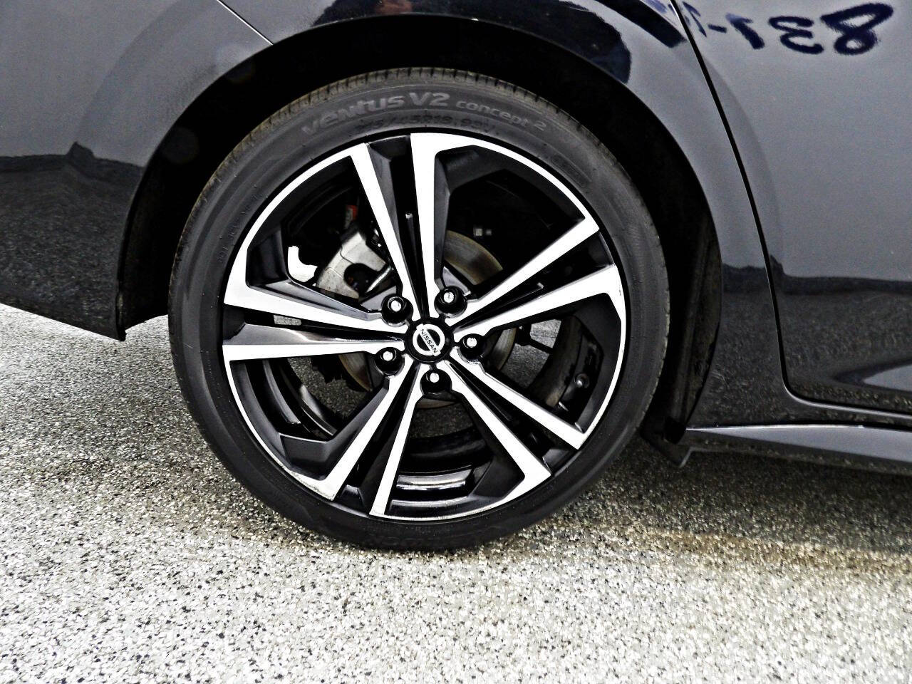 Vehicle image 19 of 22